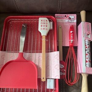 Peanuts Red and White Baking Tool Set